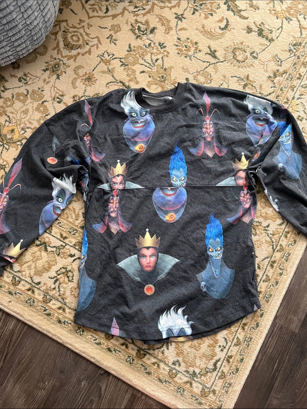 Disney spirit jersey Halloween Black Villains All-Over Graphic XS